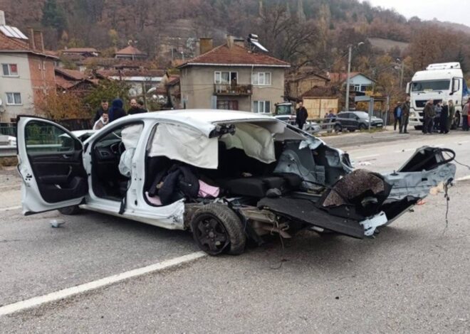 Bilecik’te araçlar çarpıştı: Anne ve kızı hayatını kaybetti